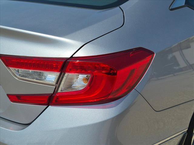 Used 2018 Honda Accord EX image 11