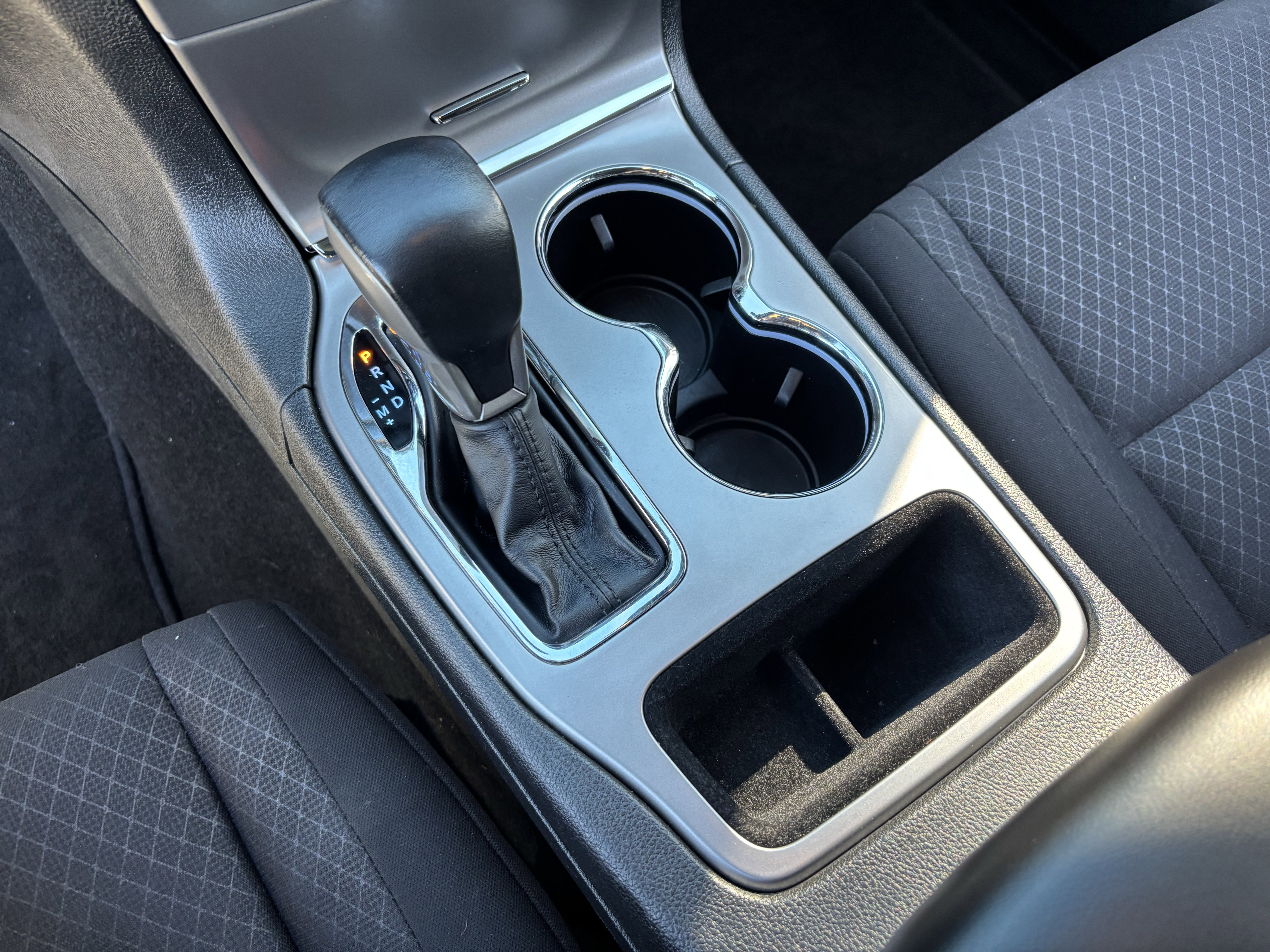 Used 2021 Jeep Grand Cherokee Laredo image 24