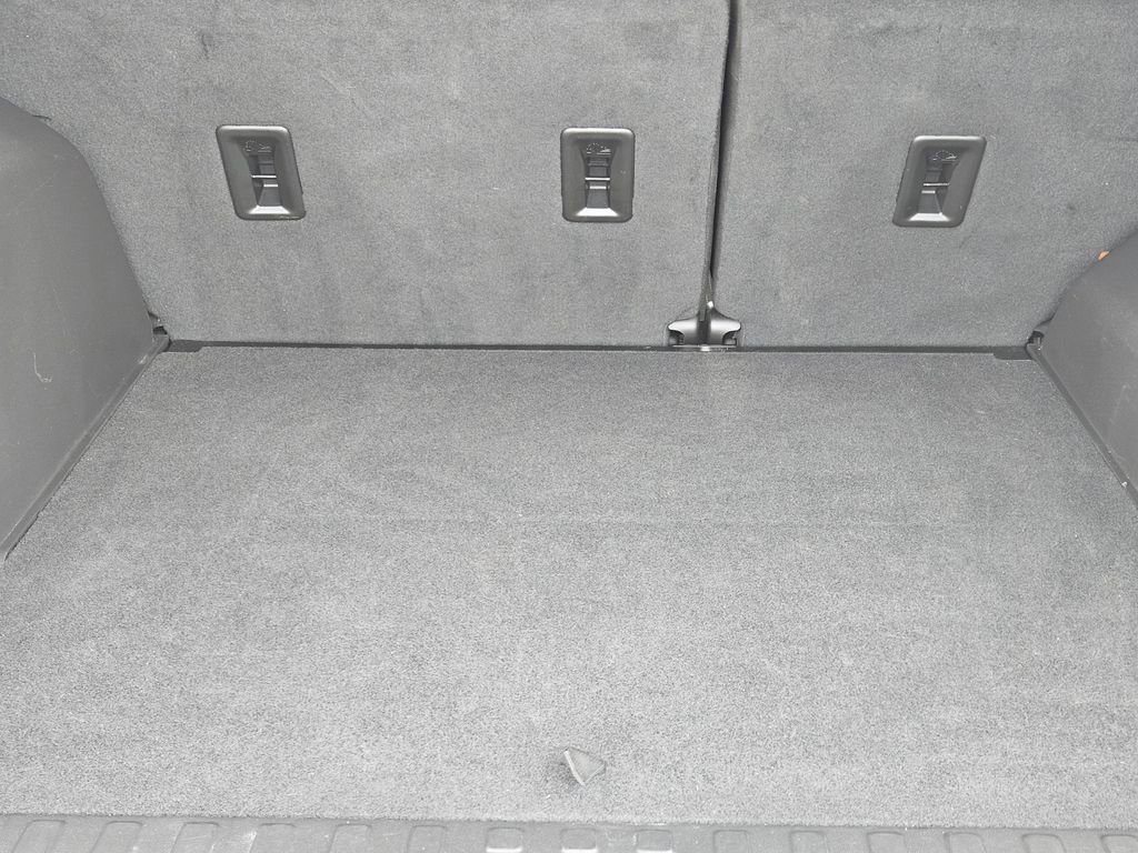 Used 2024 GMC Terrain SLE image 23