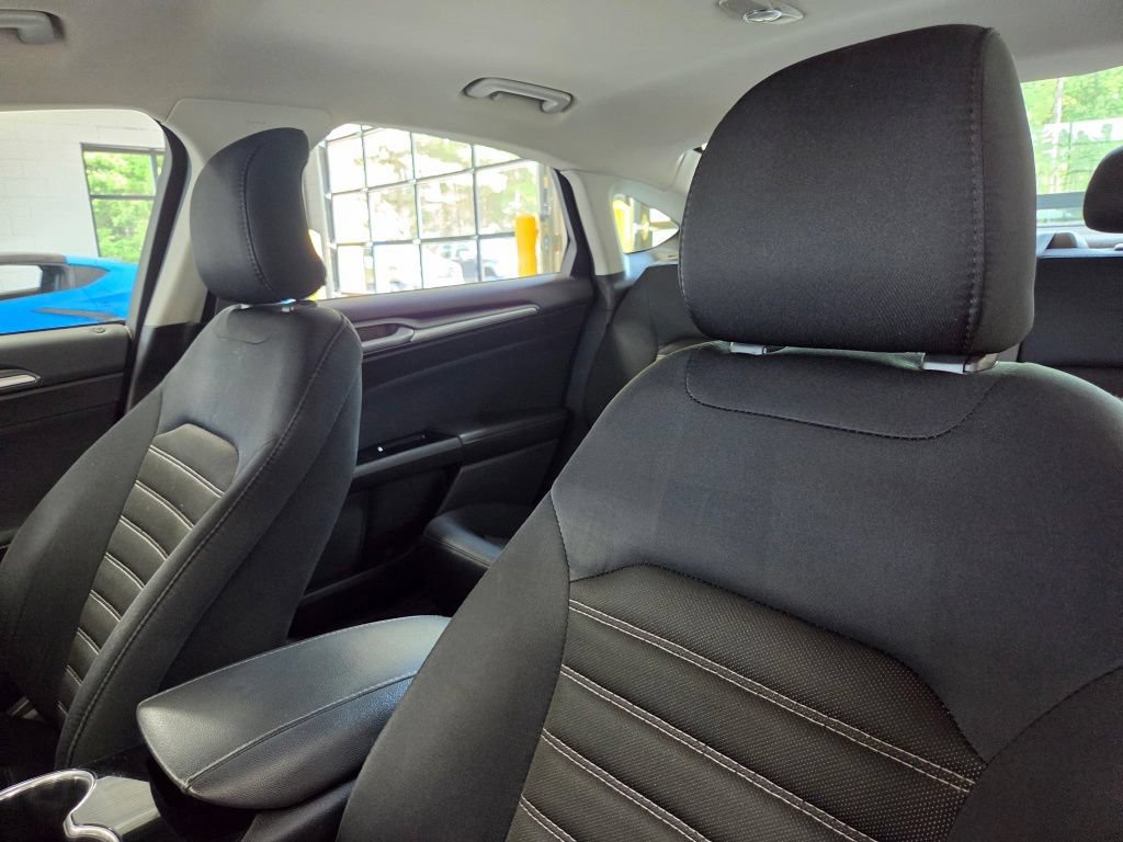 Used 2015 Ford Fusion SE FWD image 24