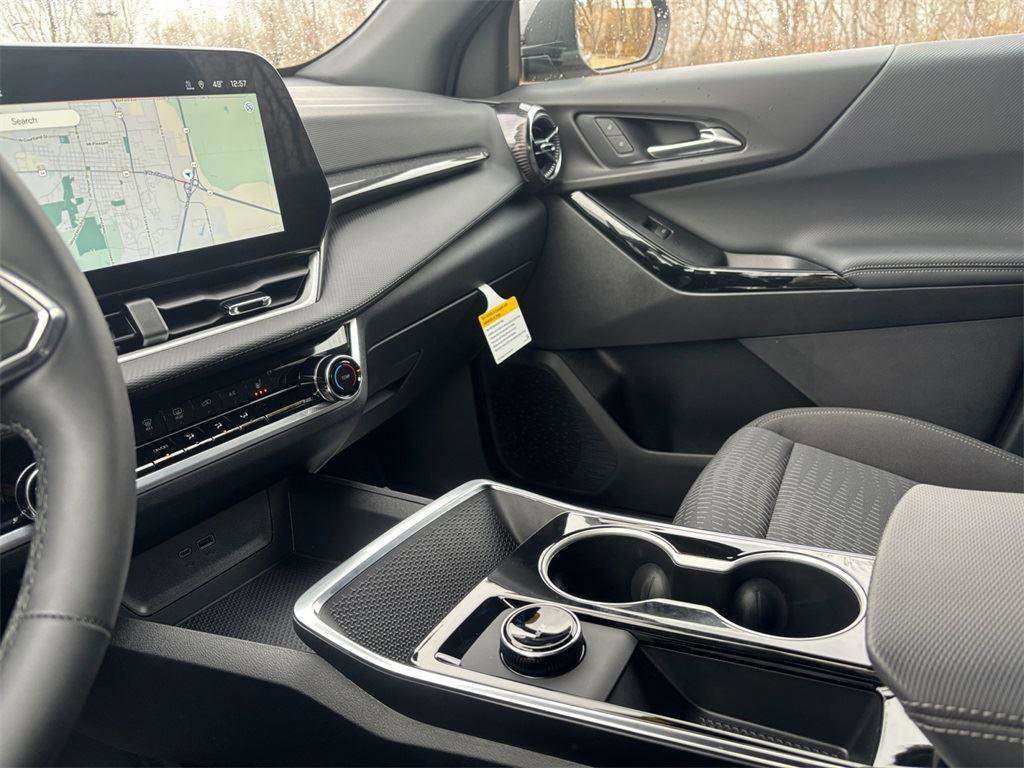 New 2026 Chevrolet Equinox LT w/ Safety and Technology Package image 32