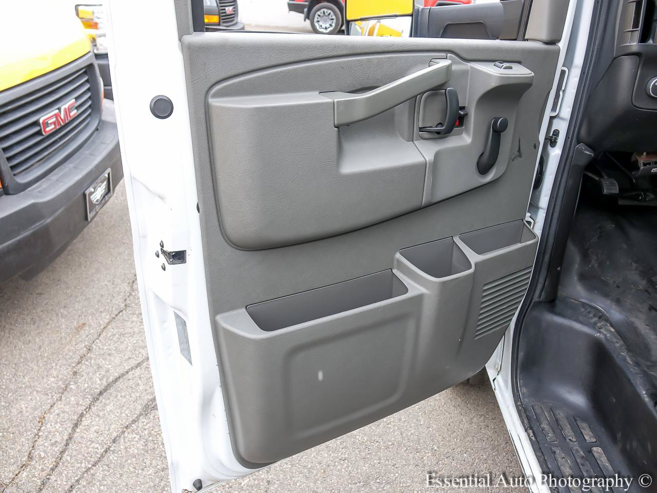 Used 2019 GMC Savana 3500 Extended w/ Driver Convenience Package RWD image 17