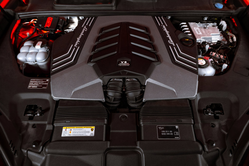 Used 2025 Lamborghini Urus SE AWD/4WD image 43