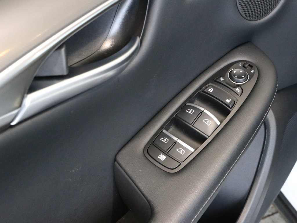 Certified 2025 INFINITI QX50 Luxe AWD/4WD image 26