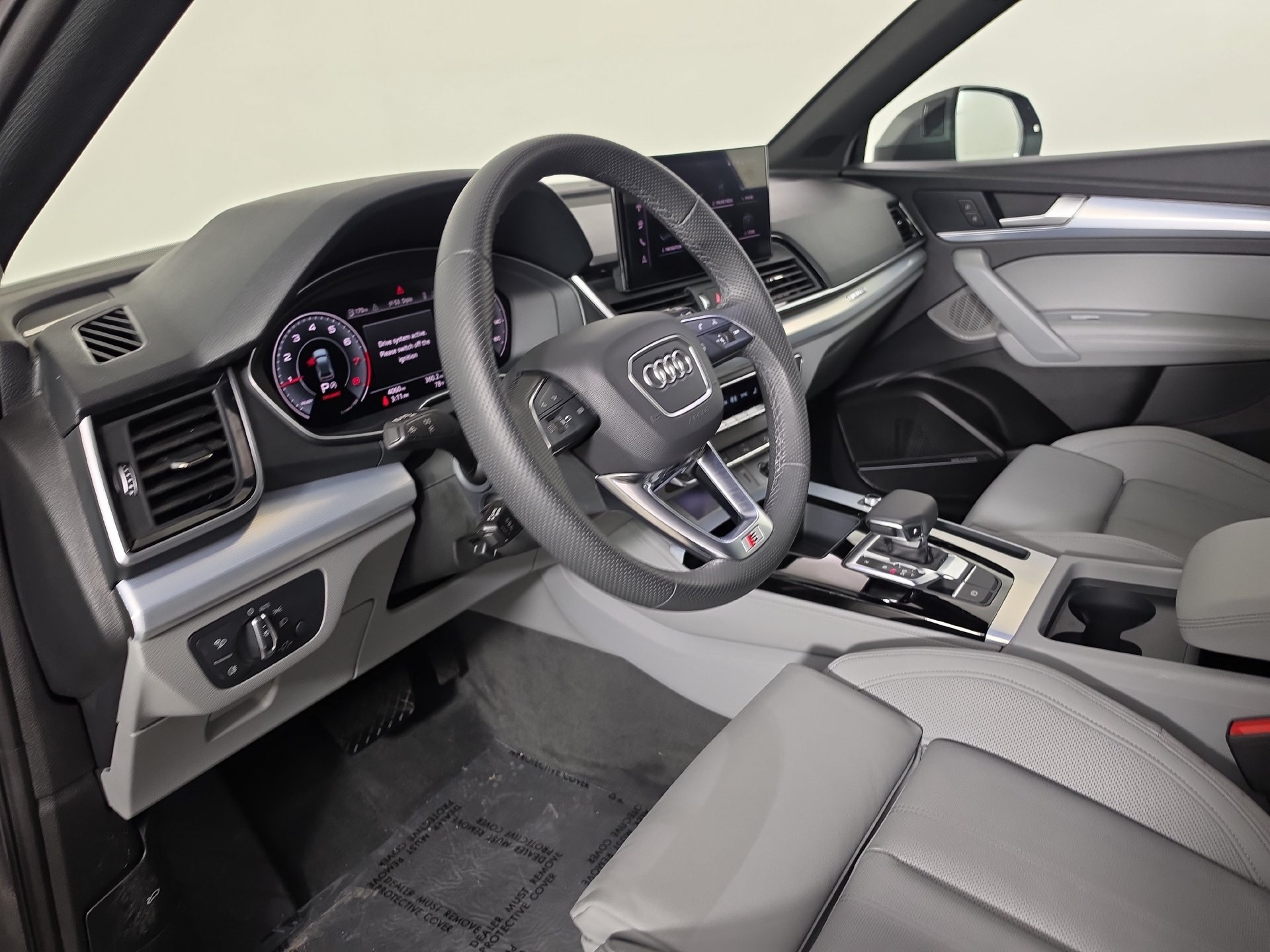 Certified 2024 Audi Q5 2.0T Premium Plus w/ Premium Plus Package AWD/4WD image 2