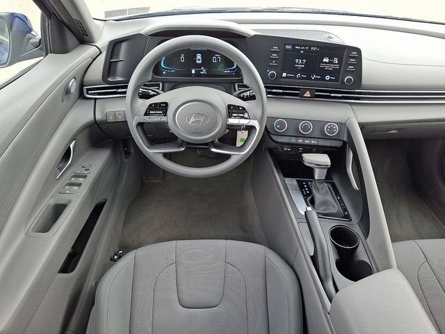 Certified 2024 Hyundai Elantra SE FWD image 11