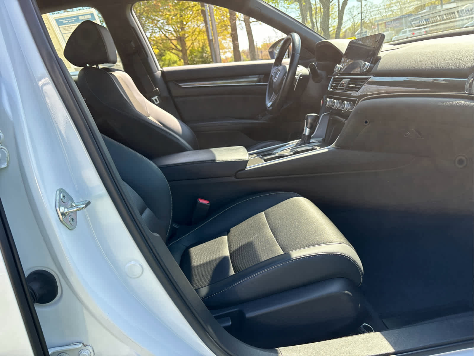 Used 2018 Honda Accord Sport image 18