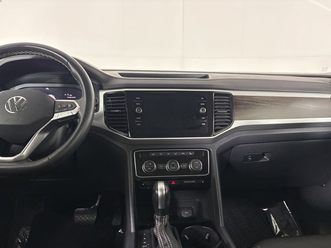 Used 2023 Volkswagen Atlas SE w/ Panoramic Sunroof Package FWD image 22