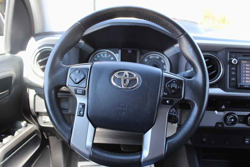 Used 2016 Toyota Tacoma SR5 w/ SR5 Appearance Package (SN) image 15