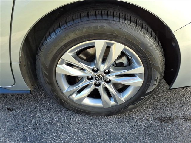 Used 2022 Toyota Sienna Limited image 34