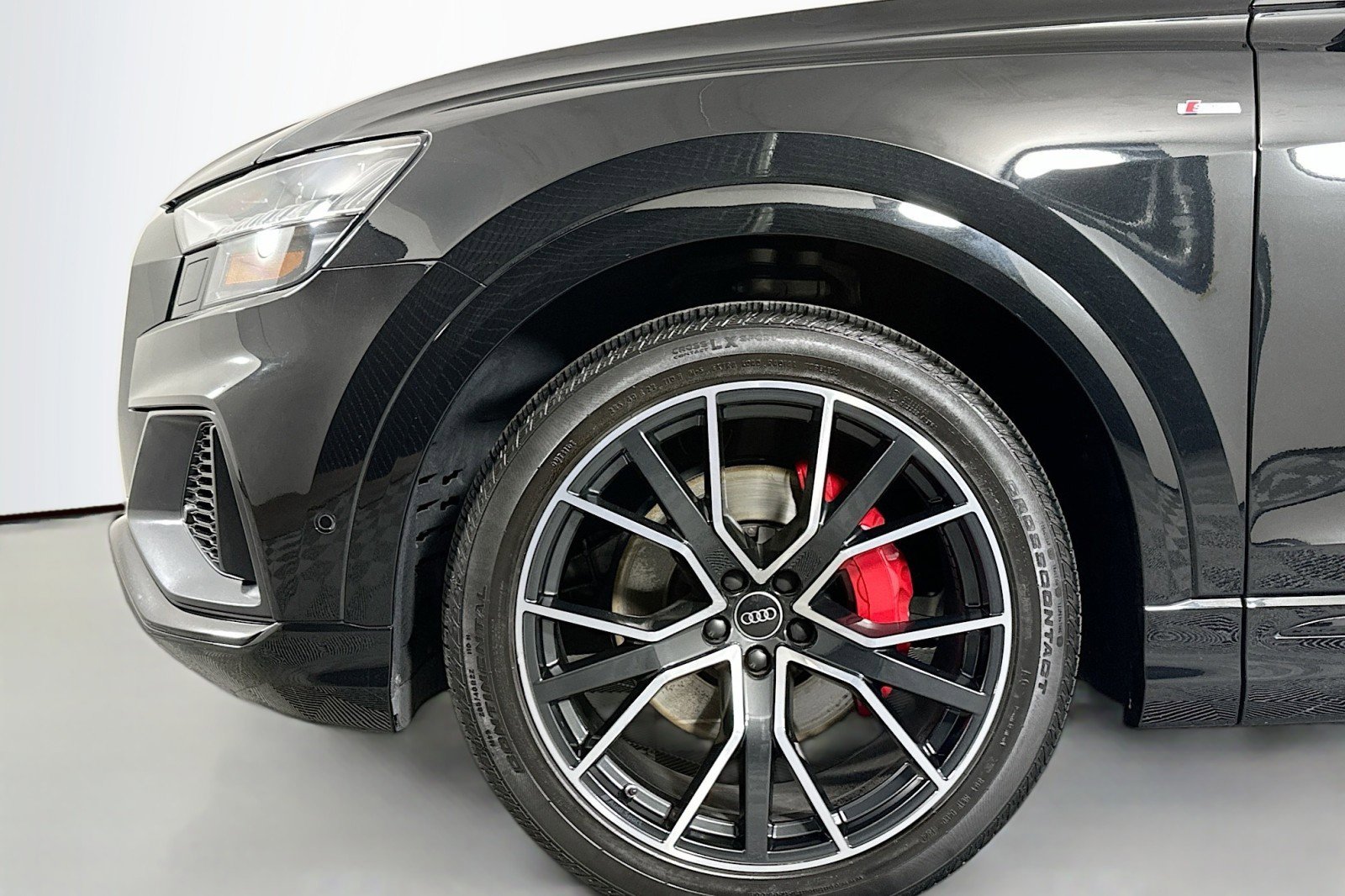 Used 2023 Audi Q8 Prestige w/ Prestige Package image 12