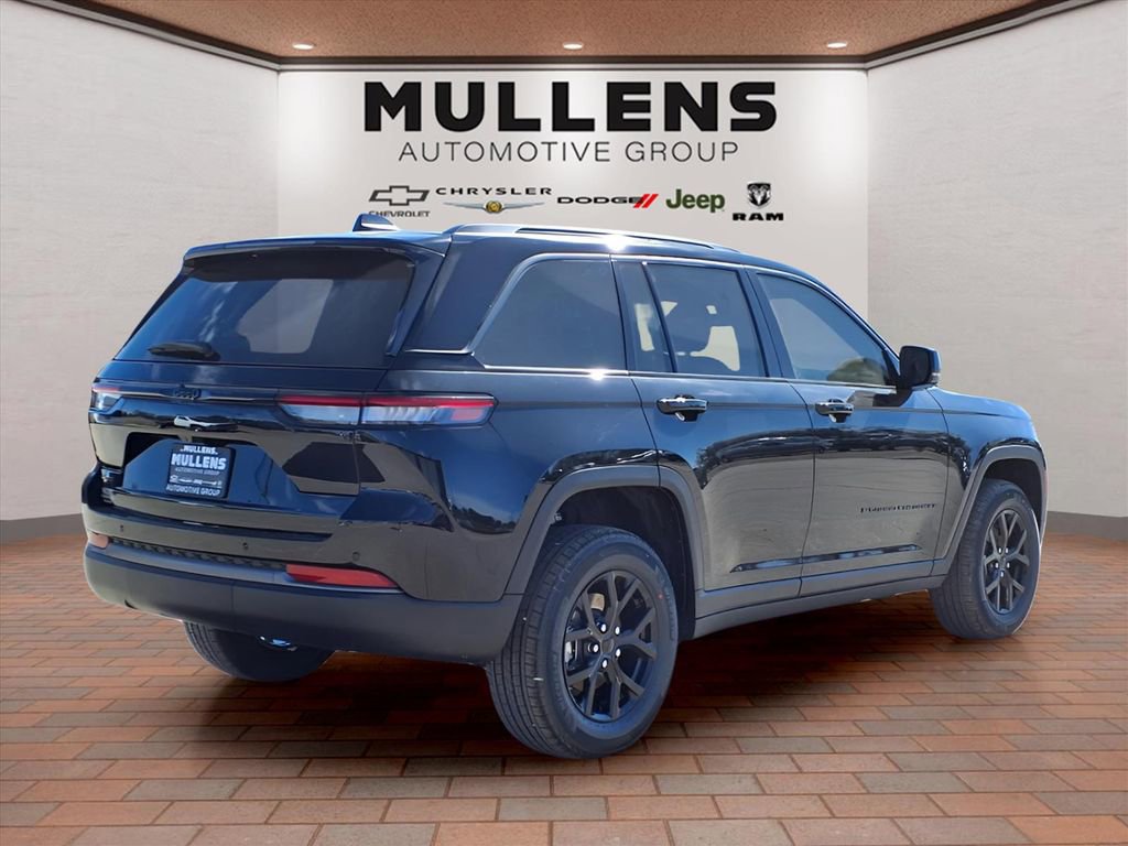 New 2026 Jeep Grand Cherokee Laredo image 5