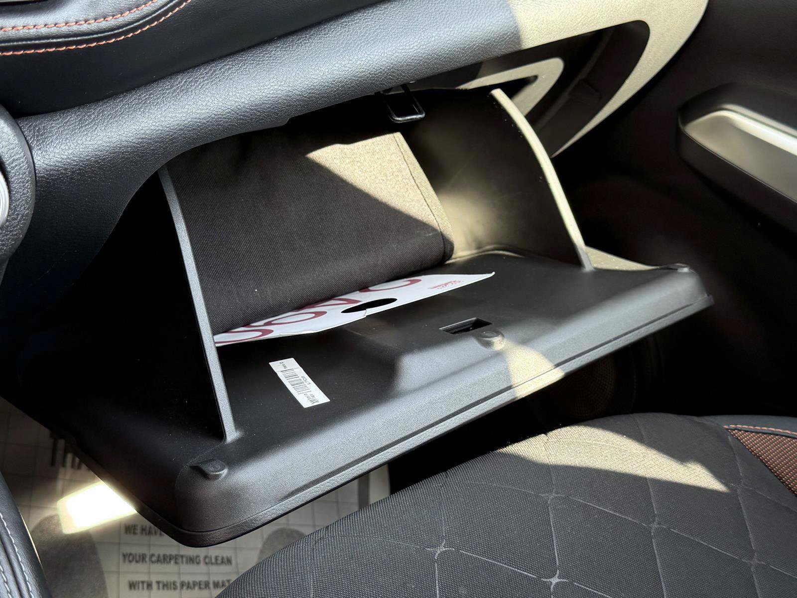 Used 2020 Nissan Kicks SR FWD image 30