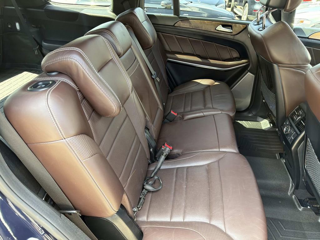 Used 2015 Mercedes-Benz GL 63 AMG 4MATIC image 9