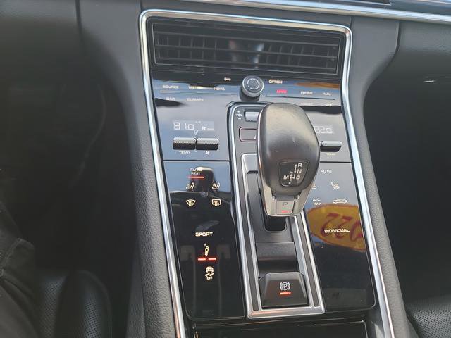 Used 2022 Porsche Panamera 4 Platinum Edition image 33