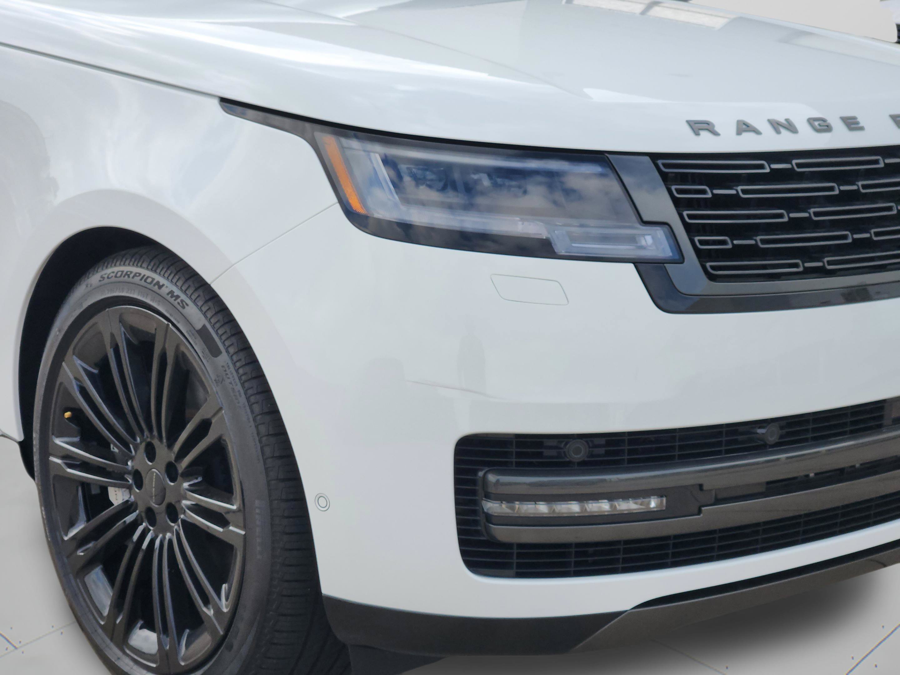 New 2026 Land Rover Range Rover Long Wheelbase SE AWD/4WD image 41
