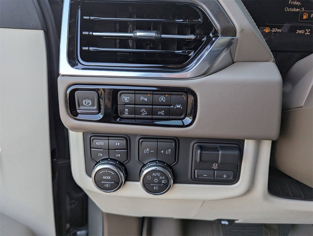 New 2026 GMC Yukon XL Denali w/ Denali Reserve Package image 17