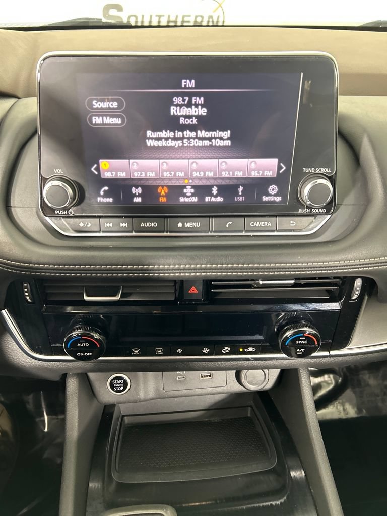 Used 2022 Nissan Rogue SV FWD image 14