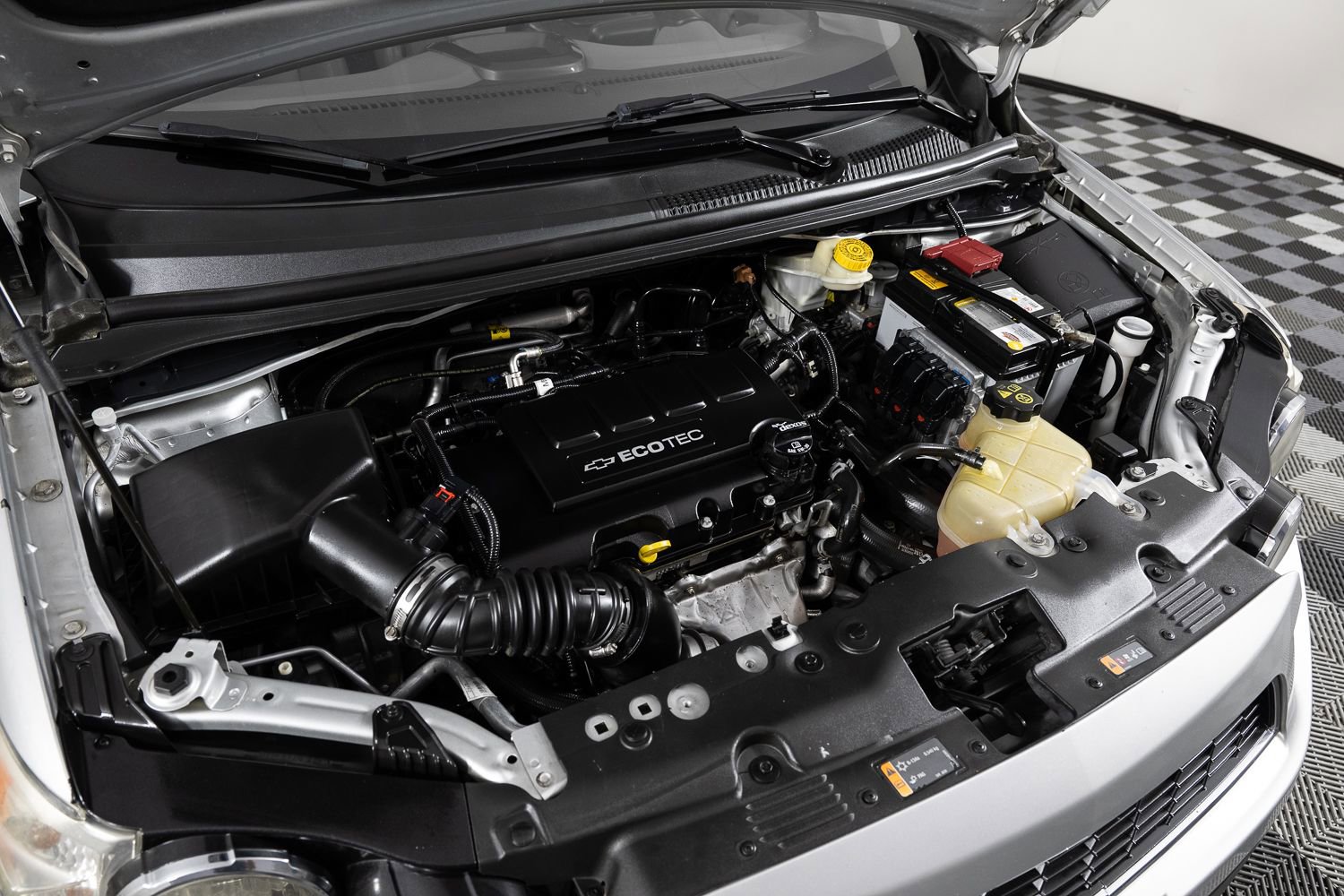 Used 2015 Chevrolet Sonic LTZ image 39