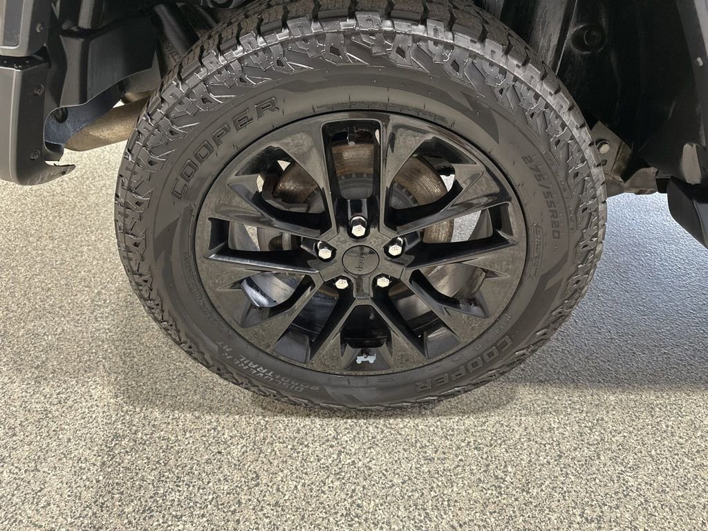 Used 2021 Jeep Wrangler Unlimited Sahara w/ Cold Weather Group AWD/4WD image 21