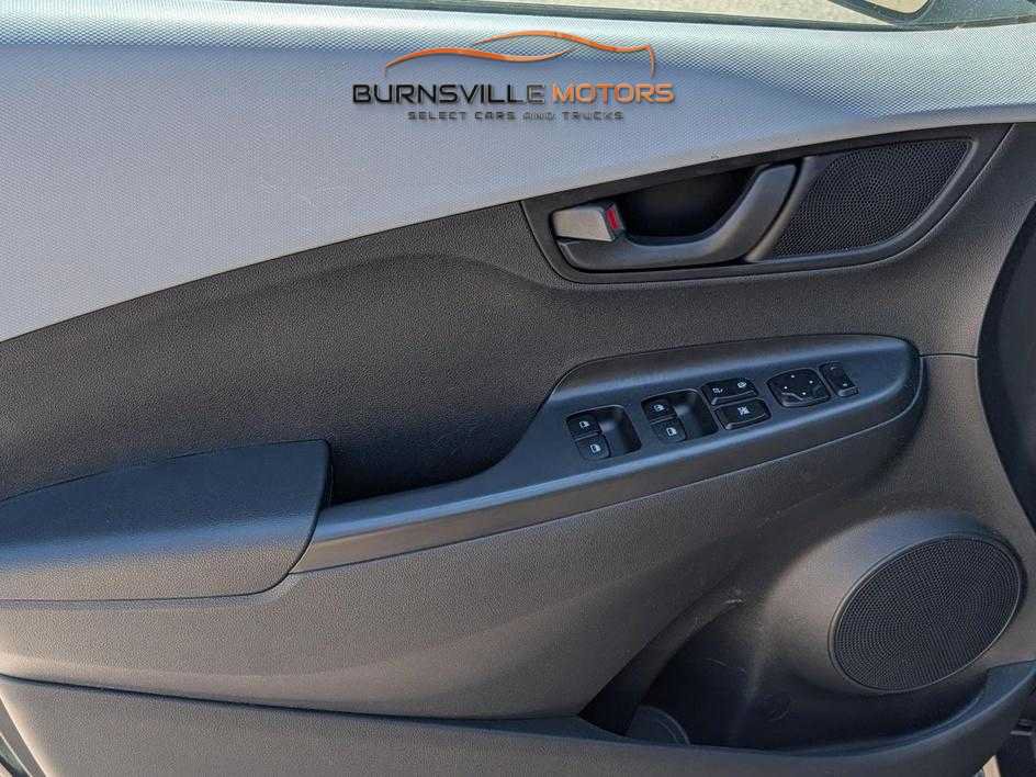 Used 2019 Hyundai Kona SE AWD/4WD image 15