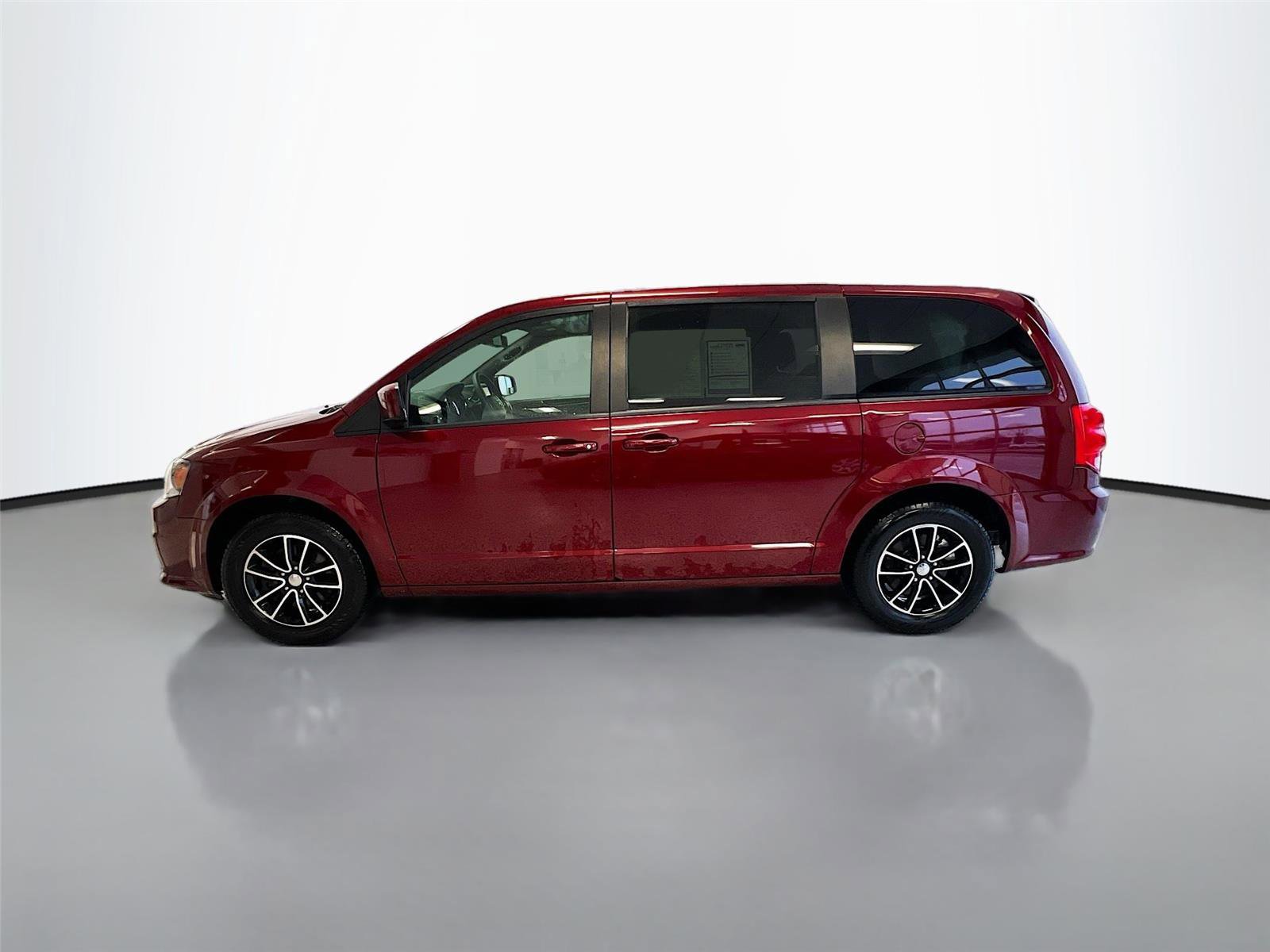 Used 2019 Dodge Grand Caravan SE image 8
