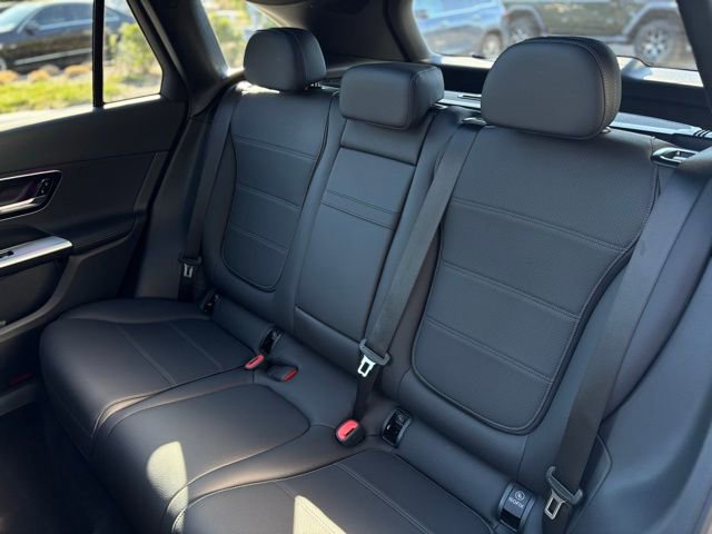Used 2026 Mercedes-Benz GLC 300 4MATIC image 24