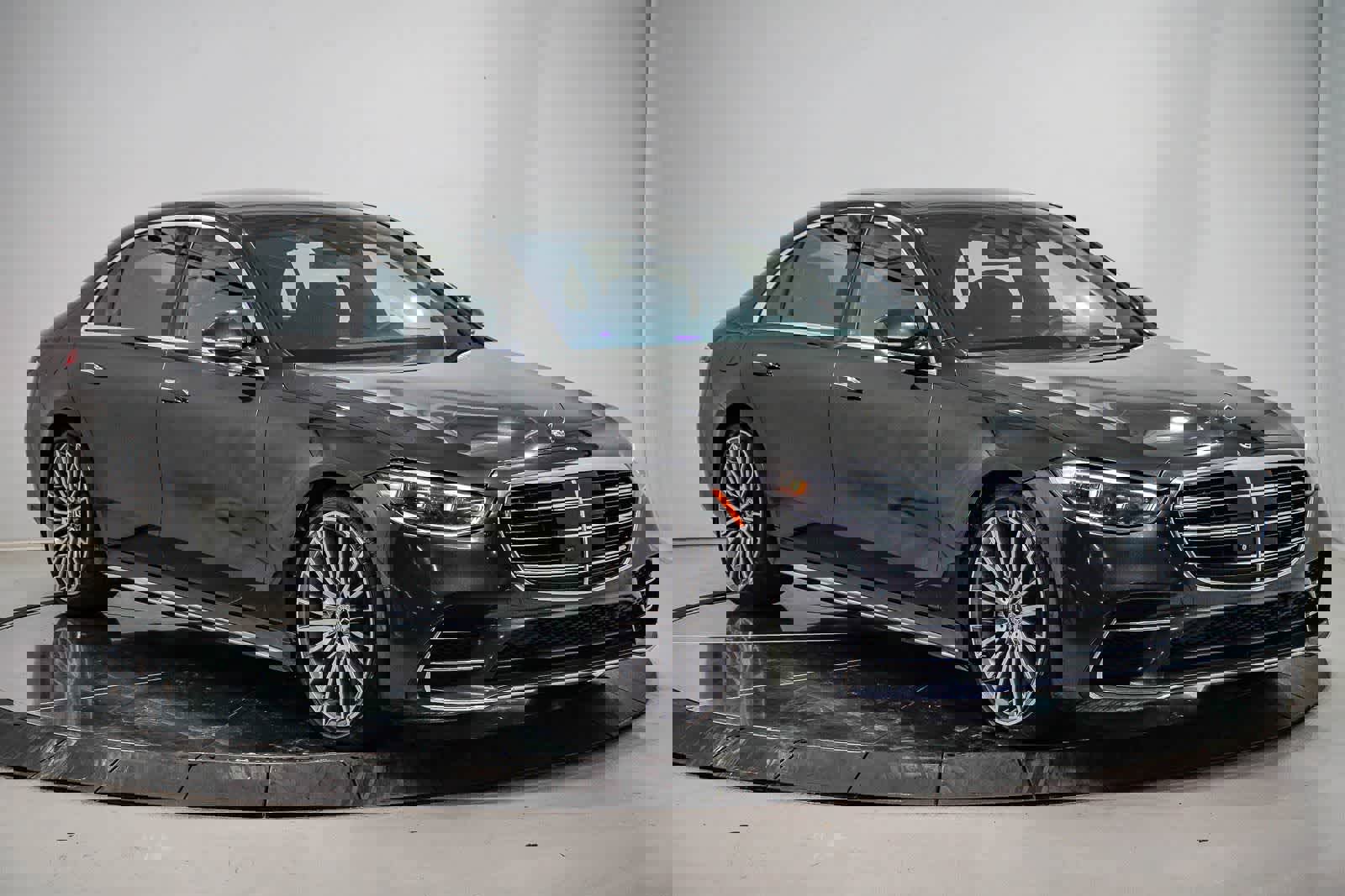 Used 2023 Mercedes-Benz S 580 4MATIC Sedan image 5