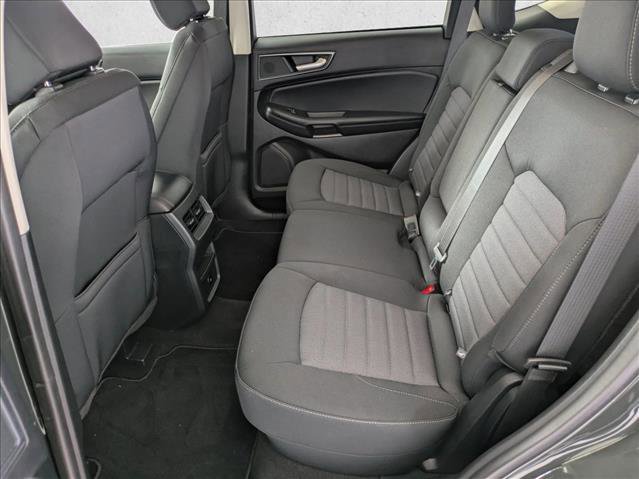 Used 2024 Ford Edge SE w/ Black Appearance Package image 17