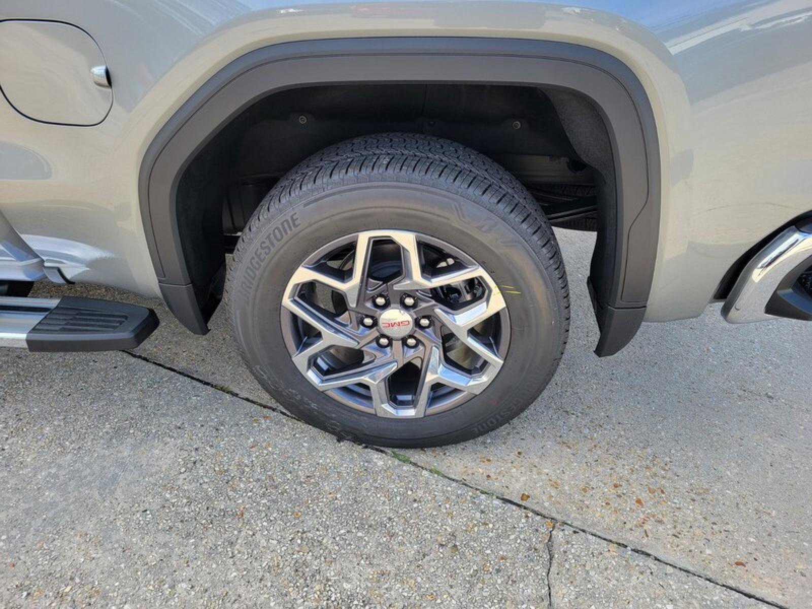 New 2026 GMC Sierra 1500 SLT w/ SLT Premium Plus Package RWD image 9