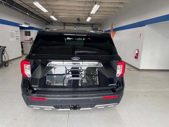 Used 2023 Ford Explorer XLT w/ Equipment Group 202A AWD/4WD image 5