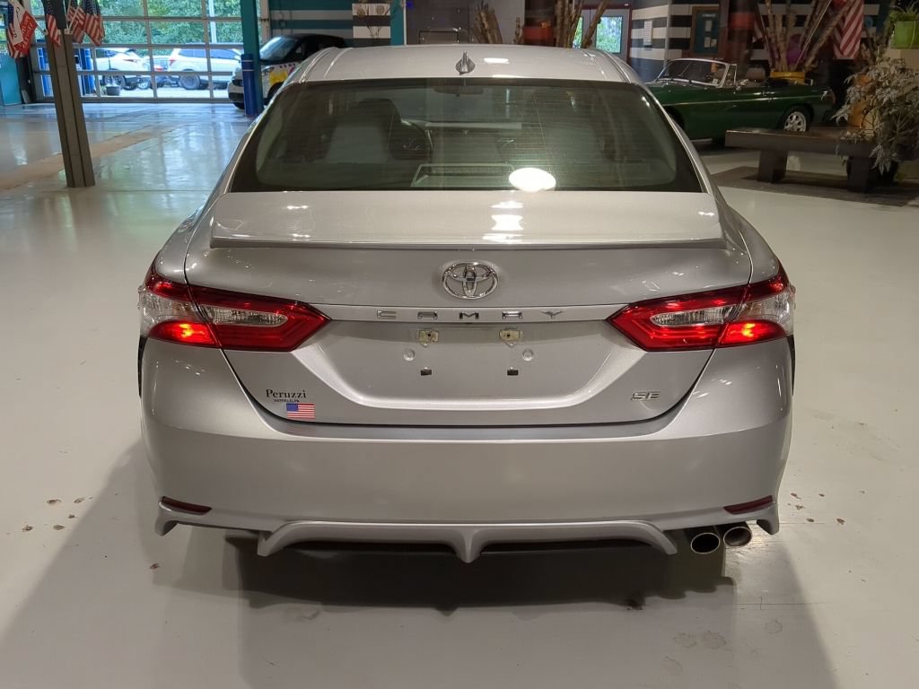 Used 2019 Toyota Camry SE FWD image 9