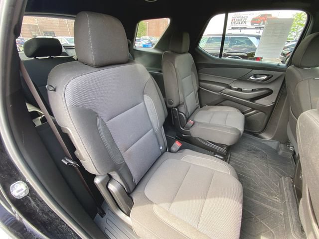 Used 2023 Chevrolet Traverse LT FWD image 25