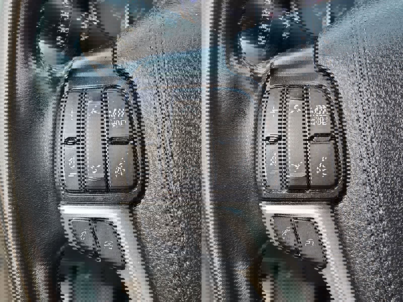 Used 2019 Toyota Highlander SE w/ Nightshade Edition image 25