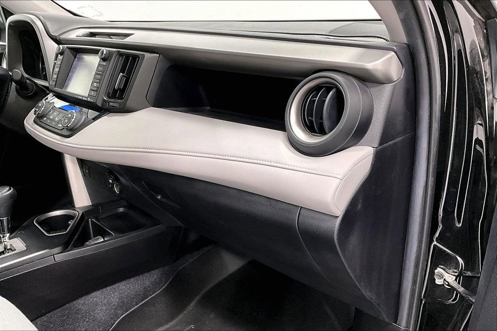 Used 2018 Toyota RAV4 XLE image 19