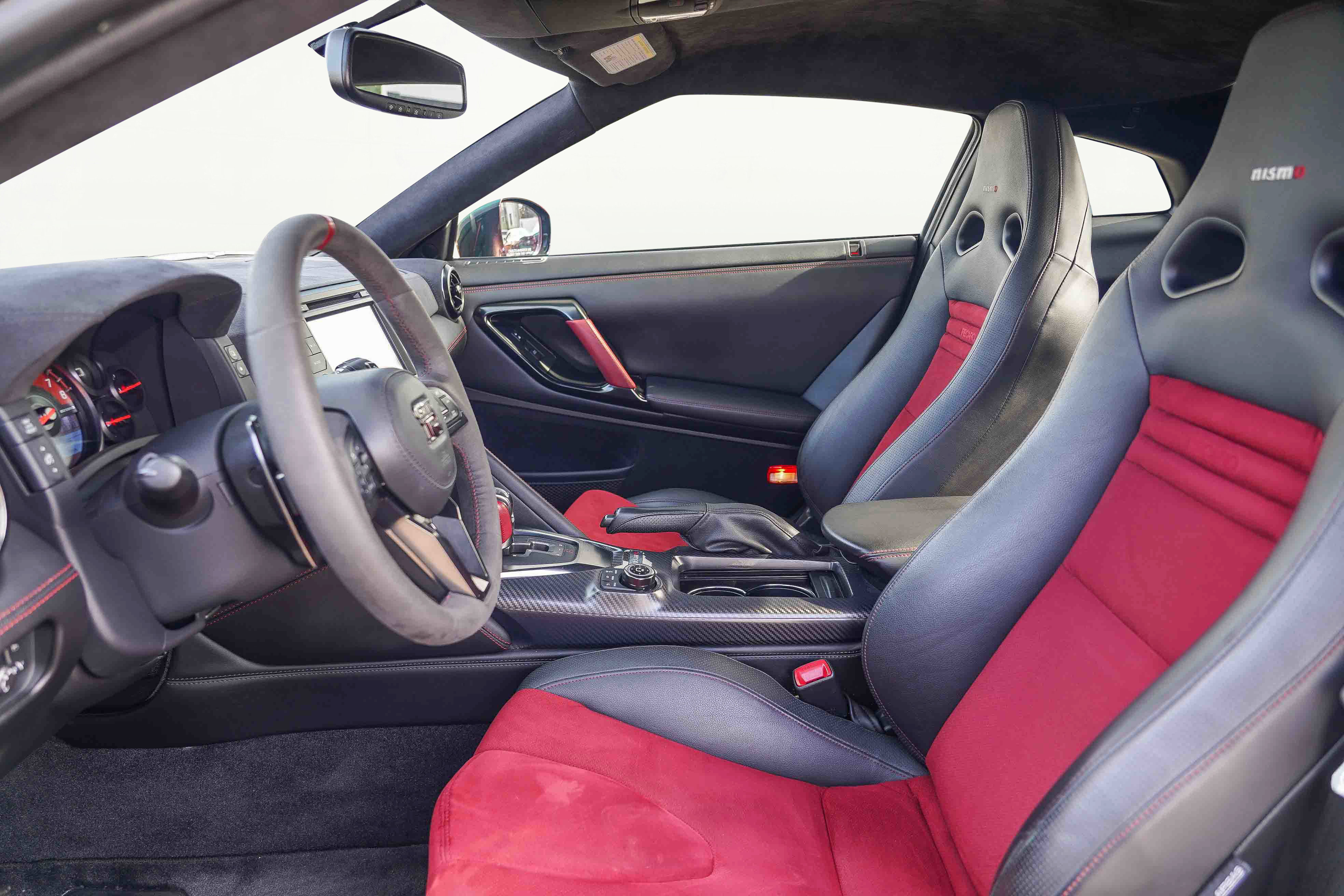 Used 2018 Nissan GT-R NISMO image 26