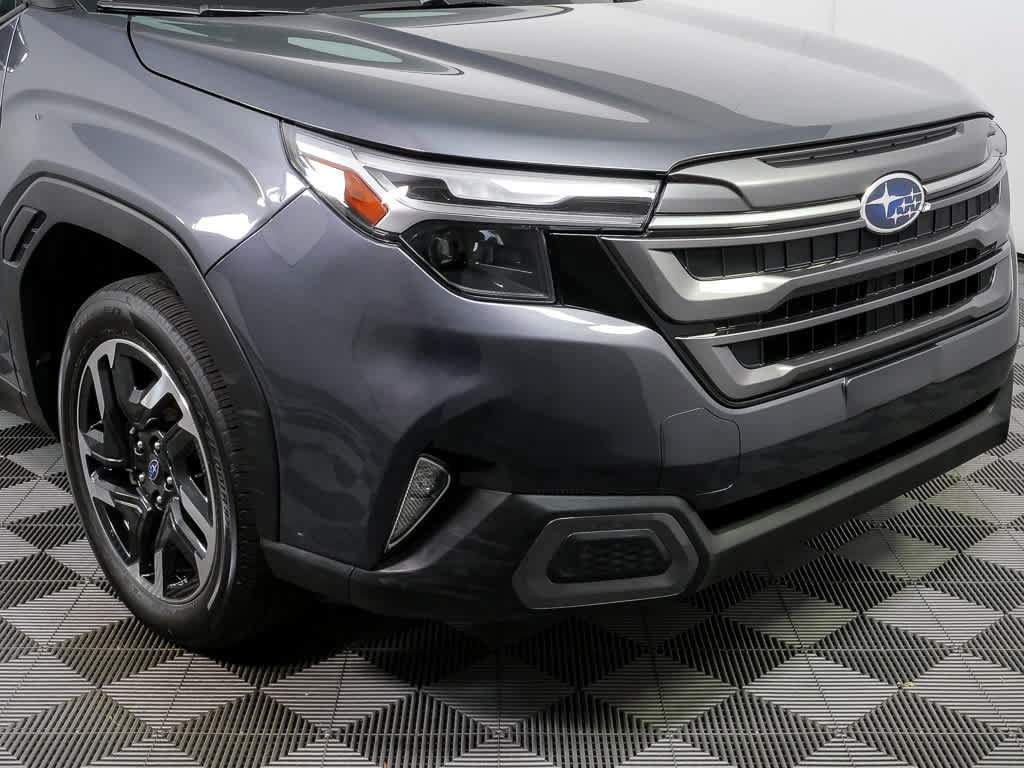 Used 2025 Subaru Forester Limited w/ Popular Package #1 AWD/4WD image 29