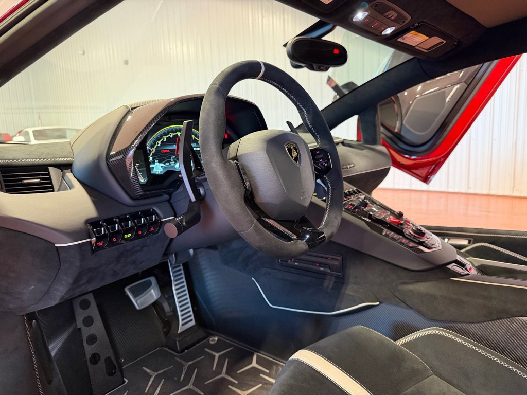 Used 2019 Lamborghini Aventador SVJ image 26