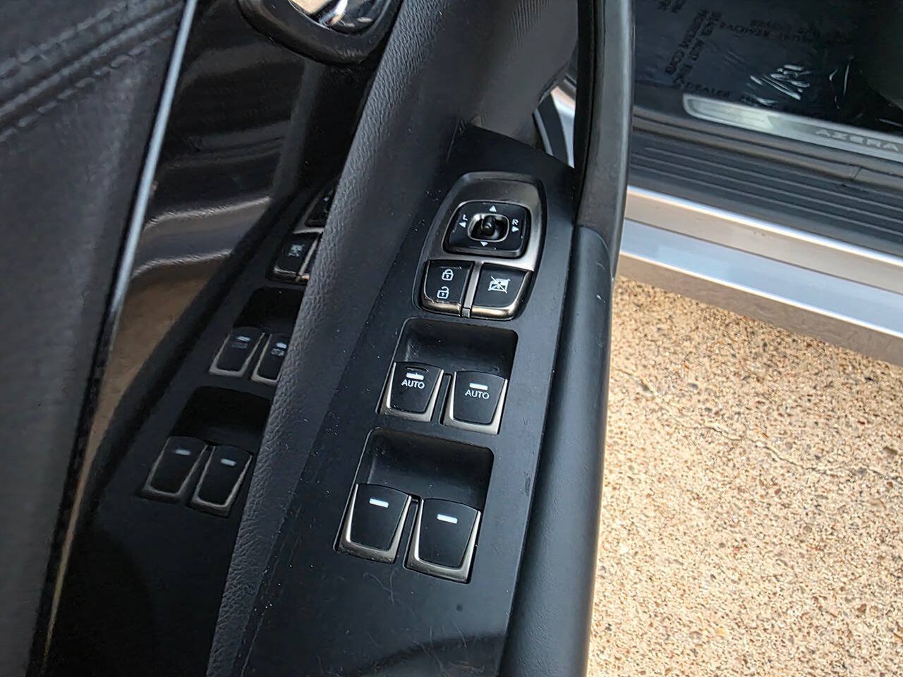 Used 2012 Hyundai Azera FWD image 13