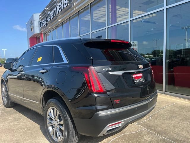 Used 2021 Cadillac XT5 Premium Luxury FWD image 2