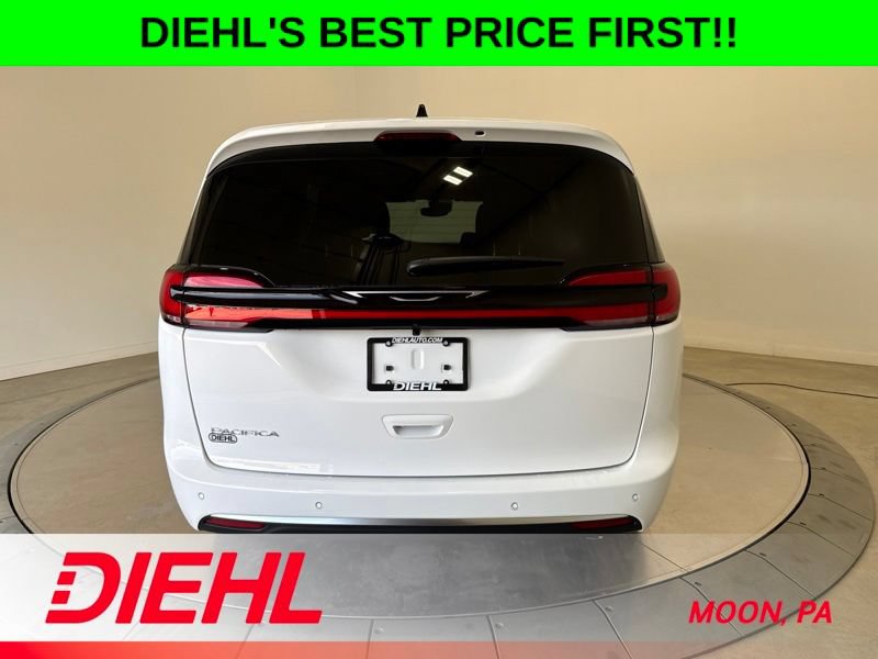 New 2027 Chrysler Pacifica Select FWD image 6