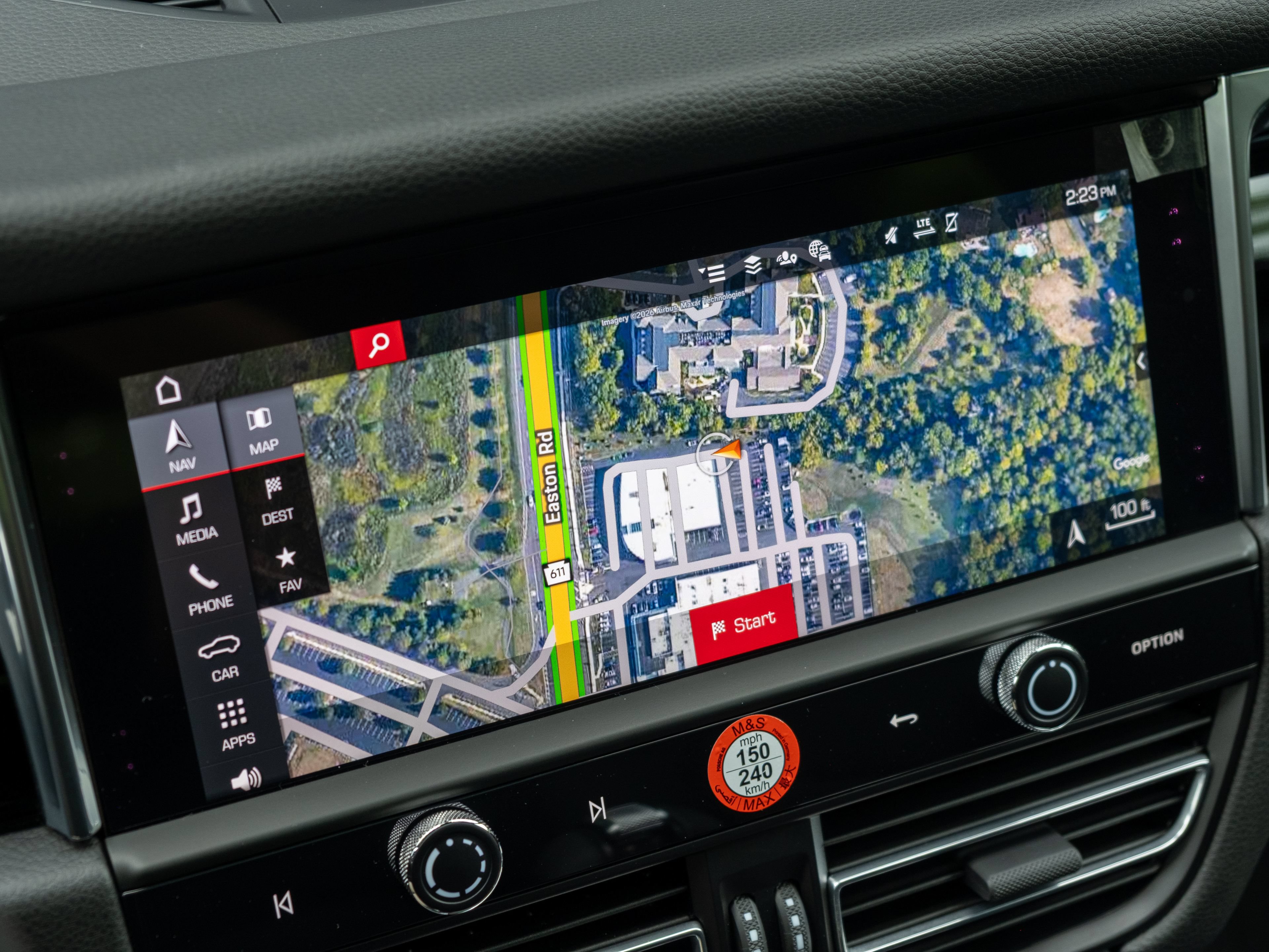Certified 2025 Porsche Macan S AWD/4WD image 29