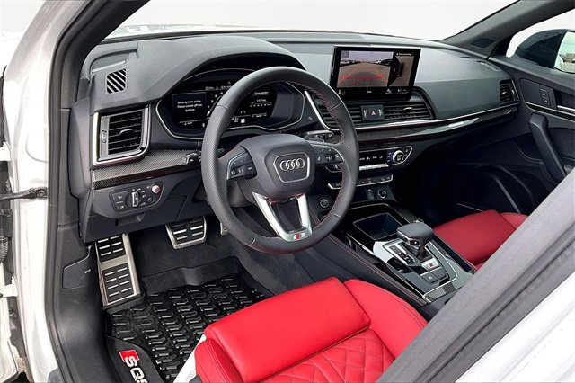 Used 2024 Audi SQ5 Prestige w/ Prestige Package image 13