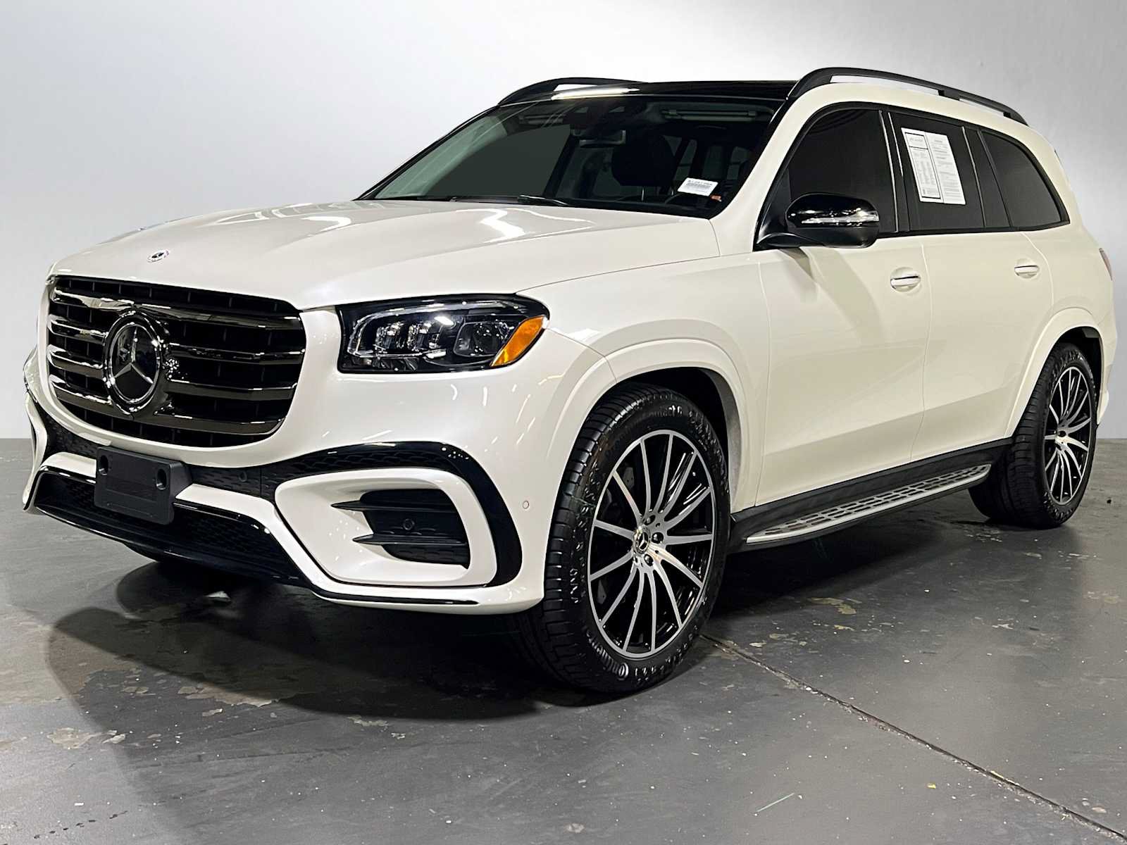 Used 2024 Mercedes-Benz GLS 580 4MATIC image 7