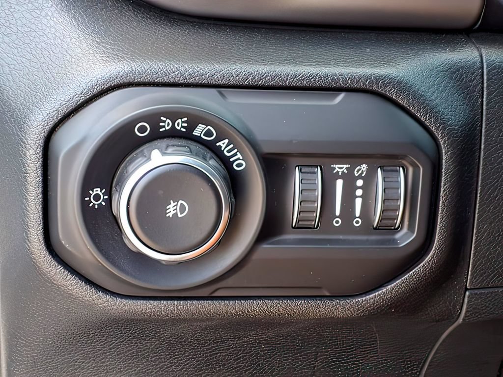 Used 2020 Jeep Wrangler Sport AWD/4WD image 17