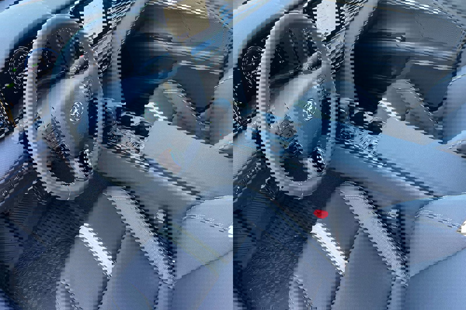 New 2026 Toyota Camry Hybrid image 11