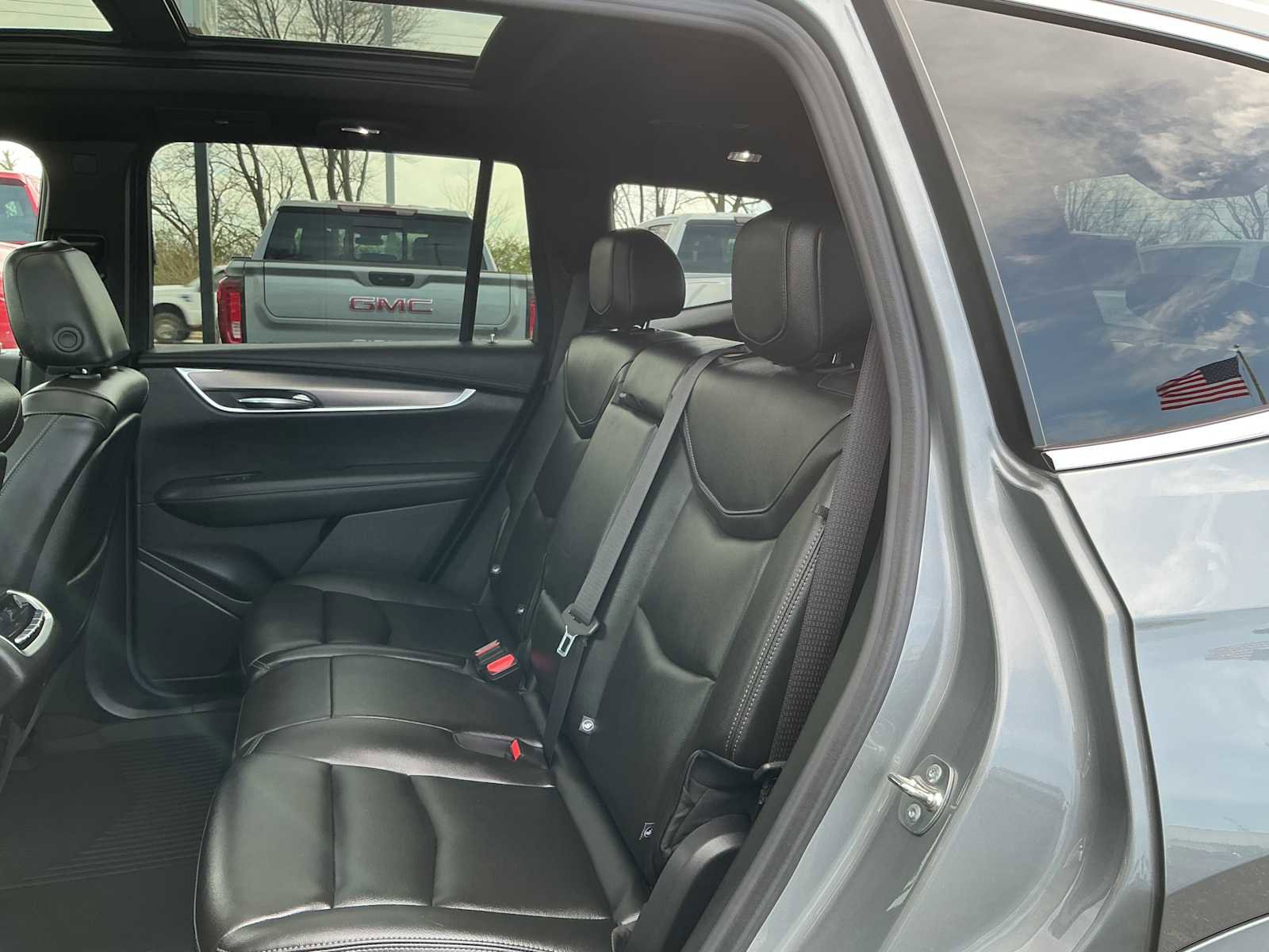 Used 2024 Cadillac XT6 Luxury w/ LPO, Floor Liner Package image 24