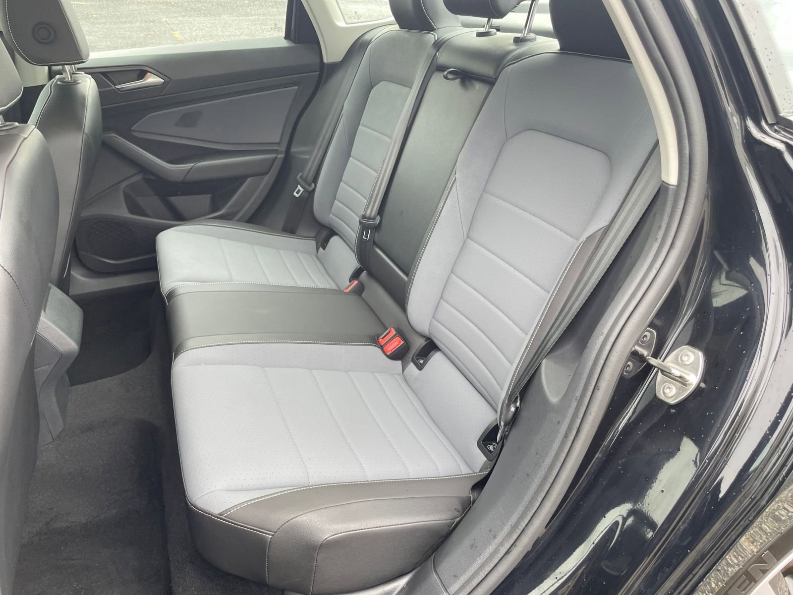 Used 2025 Volkswagen Jetta SE image 24