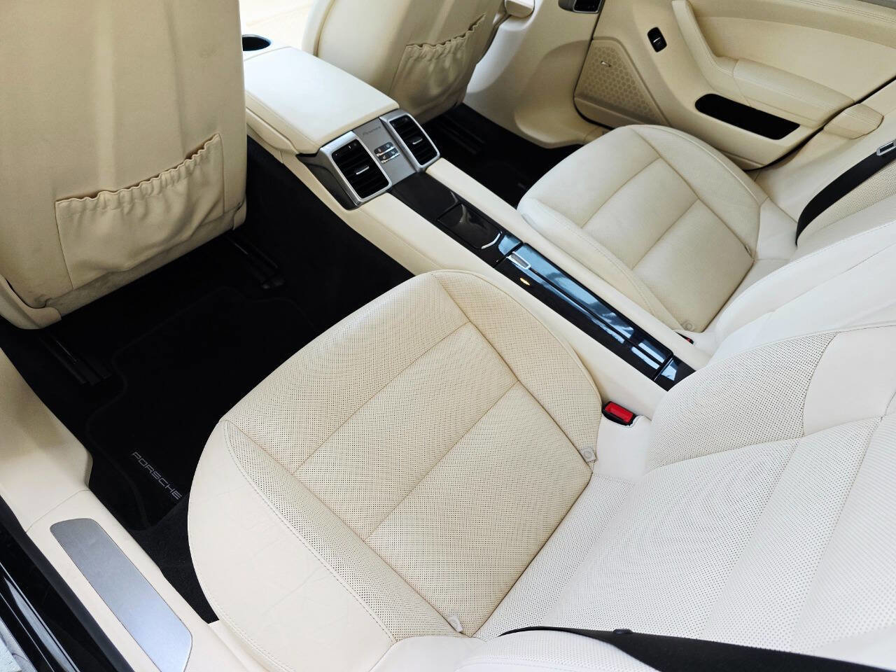 Used 2014 Porsche Panamera Turbo S w/ Exterior Package in Black image 87