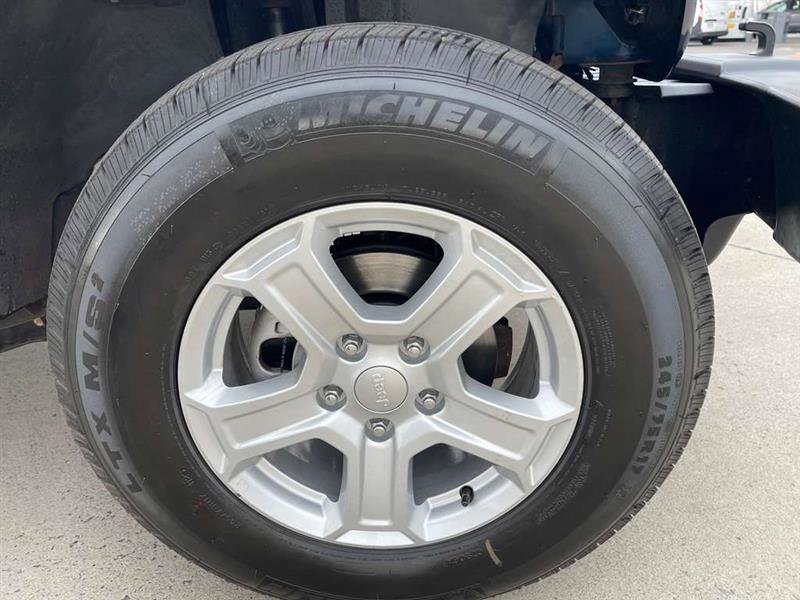 Used 2013 Jeep Wrangler Sport w/ Connectivity Group image 29